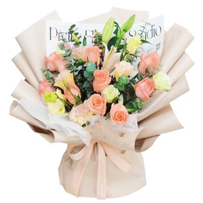 日照11朵粉玫瑰百合，温暖与甜蜜