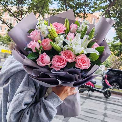 日照11朵戴安娜粉玫瑰百合,与你一起追逐梦想