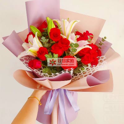 日照18朵红玫瑰百合，真情相守一生